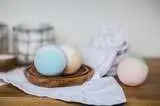 DIY bath bombs in different colors